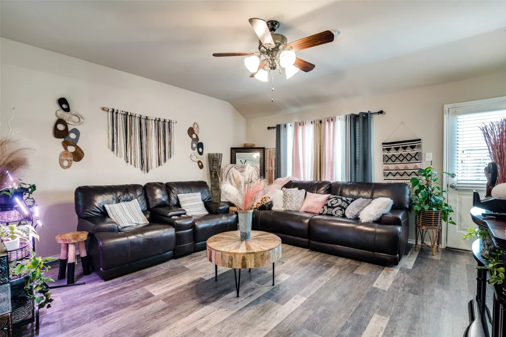 2209 Torch Lake Drive Forney, TX 75126