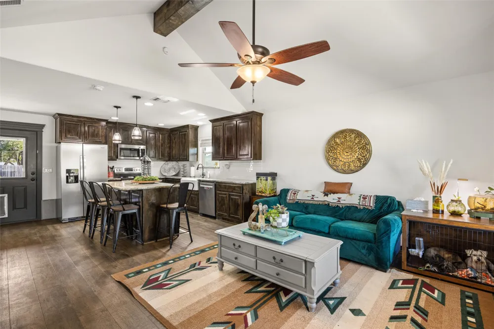 2605 Dove Trail Granbury, TX 76048