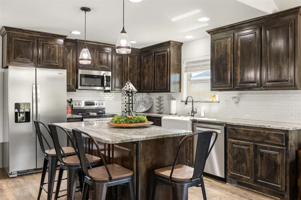 2605 Dove Trail Granbury, TX 76048