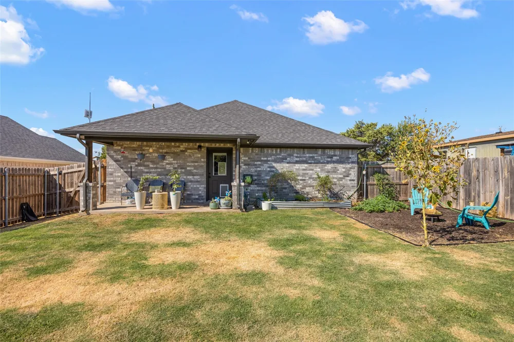 2605 Dove Trail Granbury, TX 76048