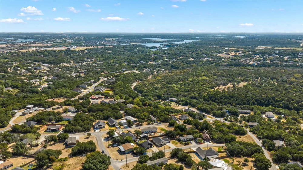 2605 Dove Trail Granbury, TX 76048