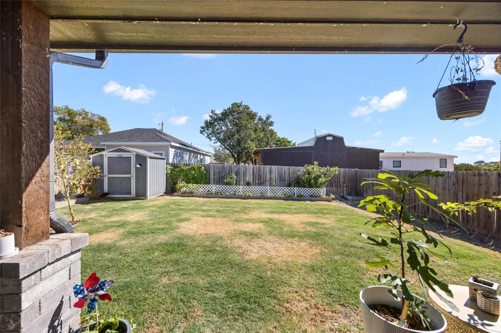 2605 Dove Trail Granbury, TX 76048