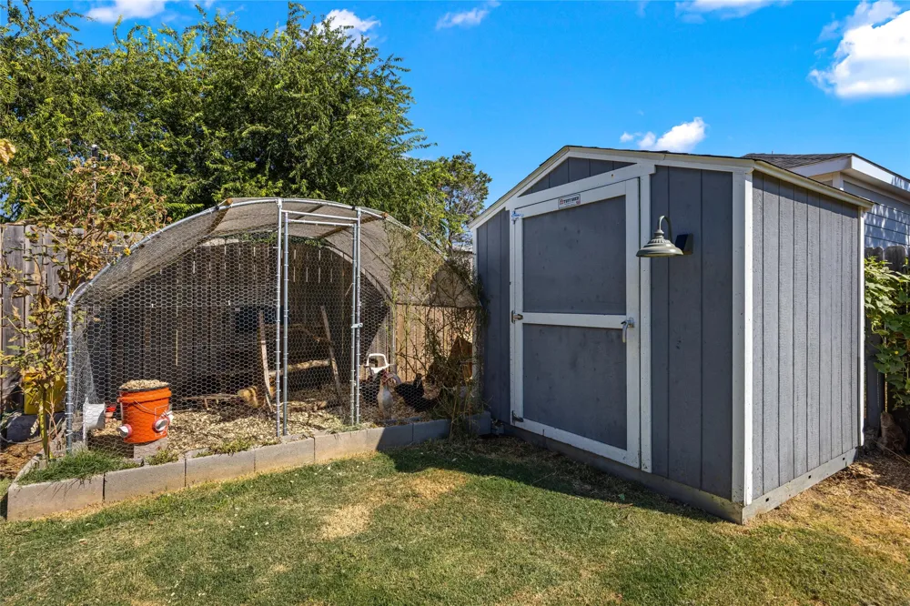 2605 Dove Trail Granbury, TX 76048