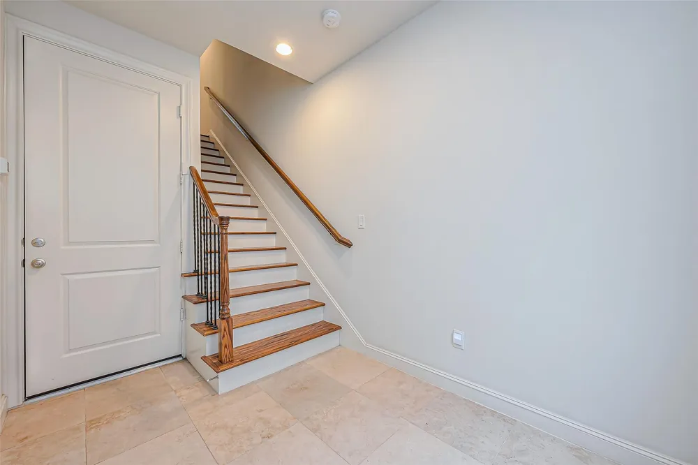 2520 Sherwin Street Houston, TX 77007