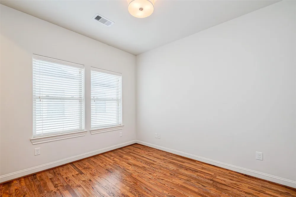 2520 Sherwin Street Houston, TX 77007