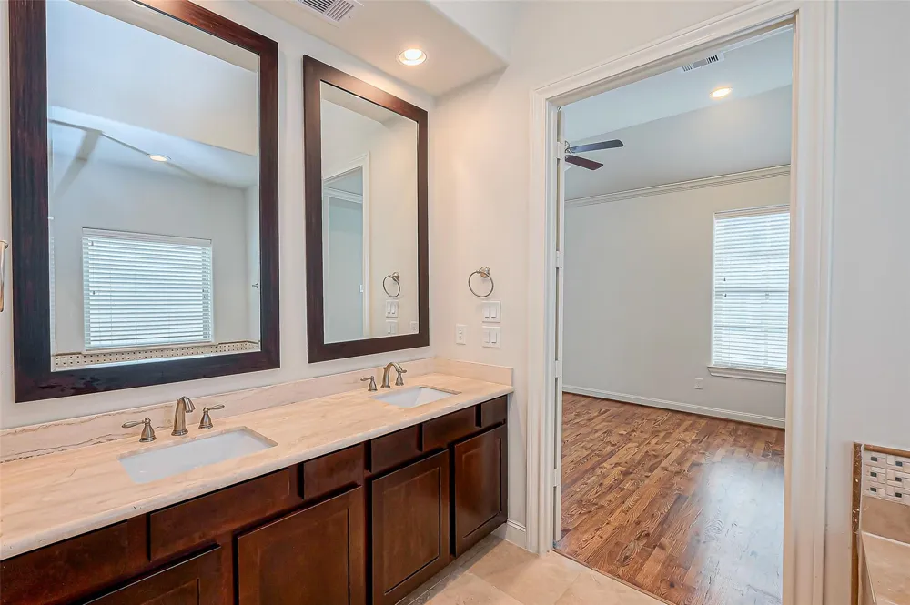 2520 Sherwin Street Houston, TX 77007