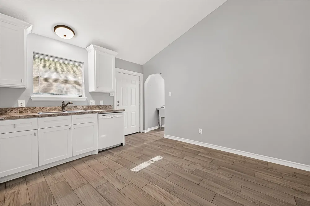 9898 Arbor Oak Willis, TX 77318