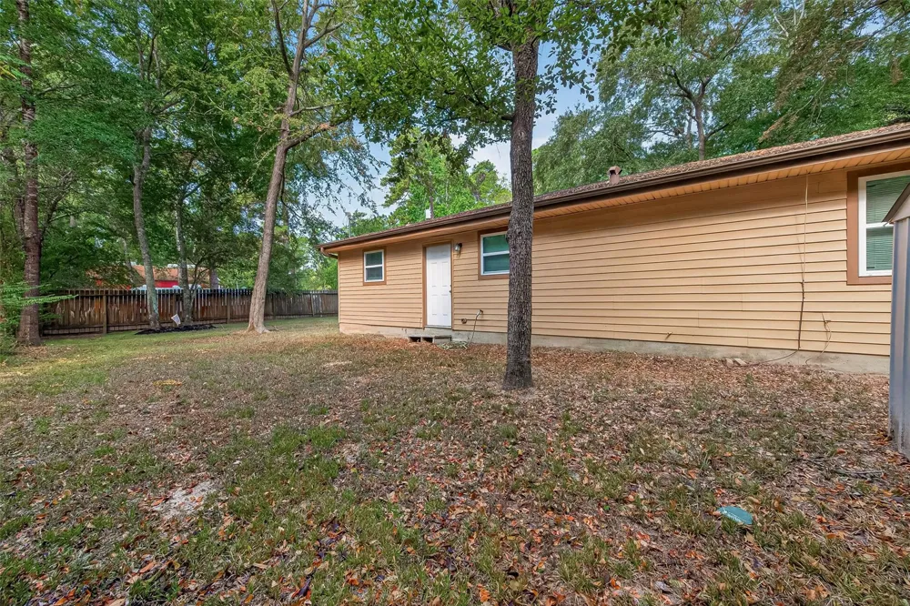 9898 Arbor Oak Willis, TX 77318