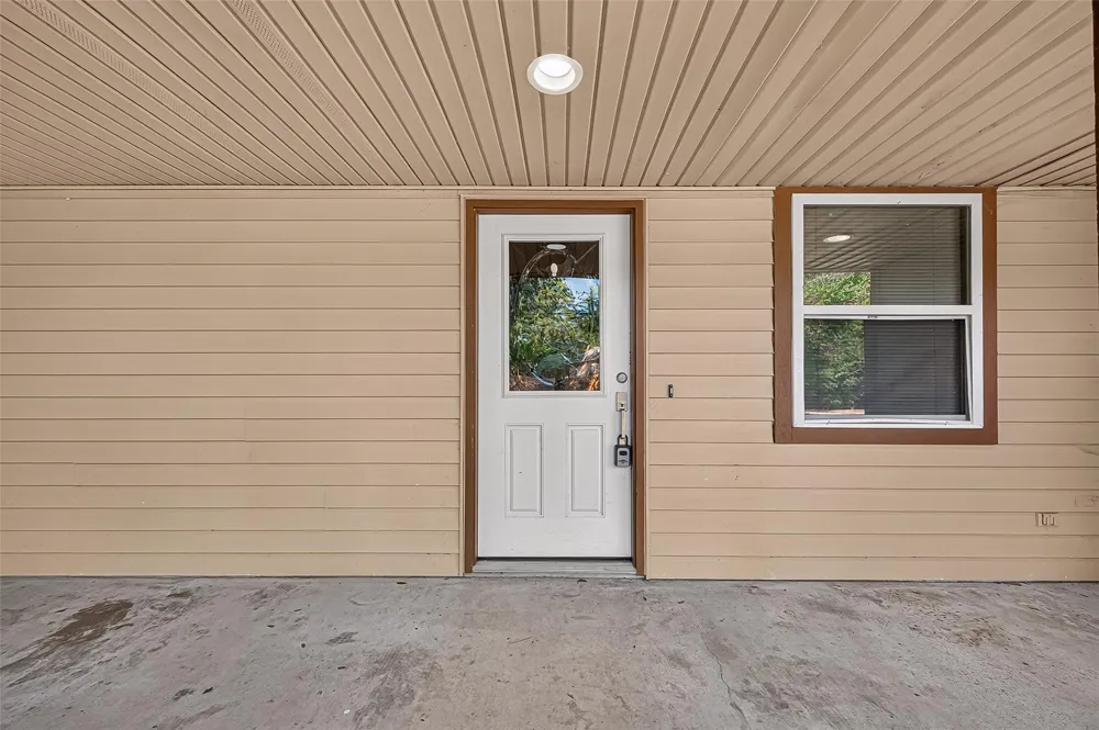 9898 Arbor Oak Willis, TX 77318
