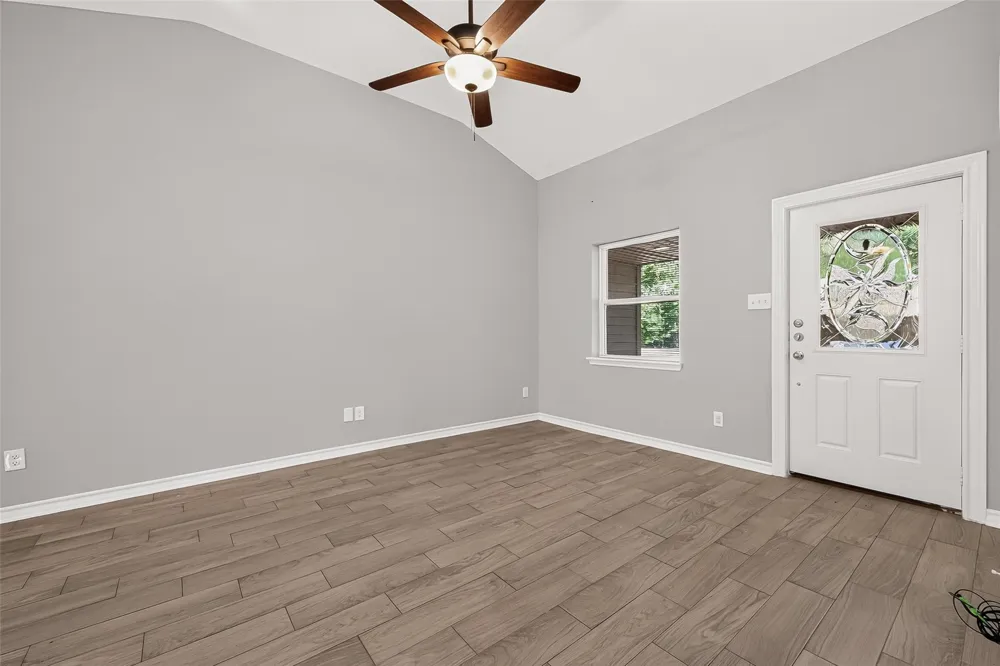 9898 Arbor Oak Willis, TX 77318