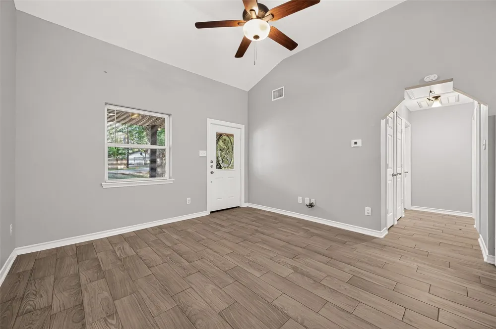 9898 Arbor Oak Willis, TX 77318