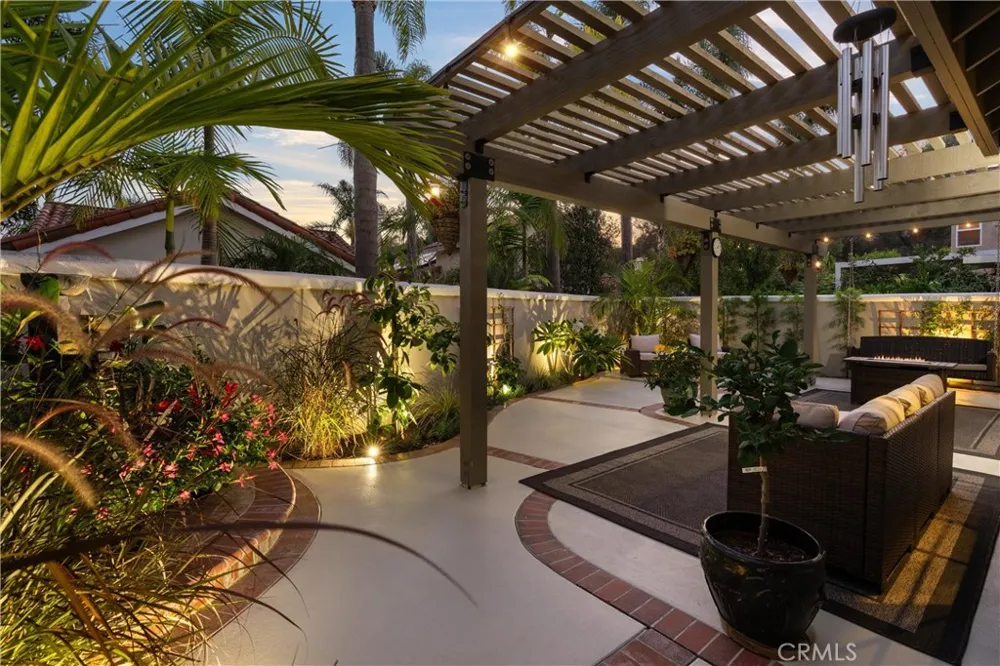 6 Aleria Laguna Niguel, CA 92677