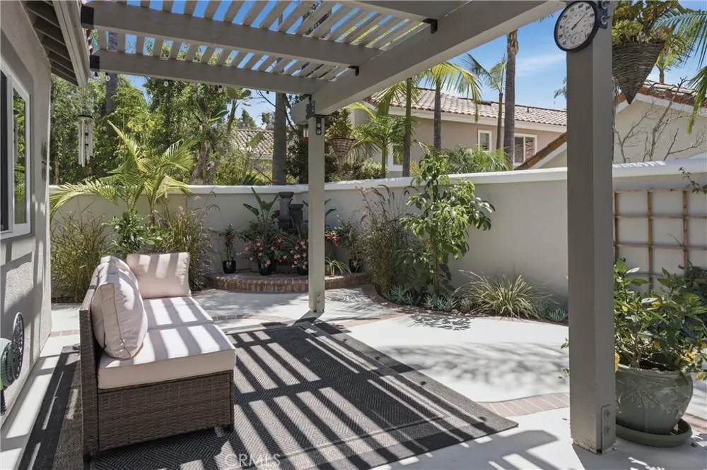 6 Aleria Laguna Niguel, CA 92677