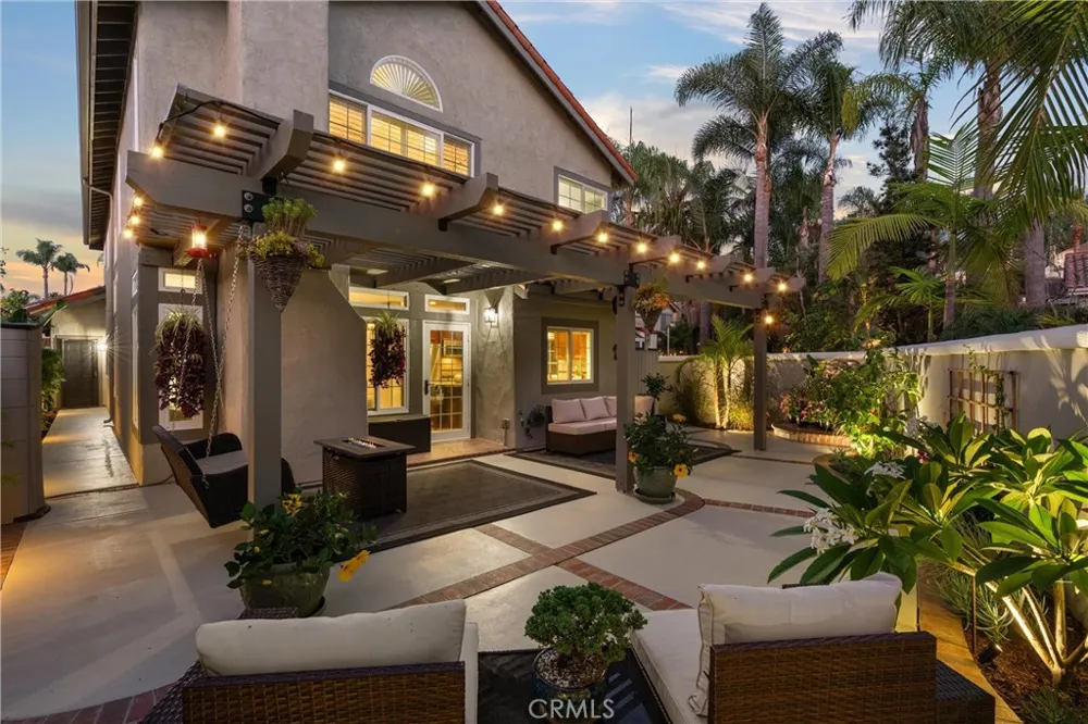 6 Aleria Laguna Niguel, CA 92677