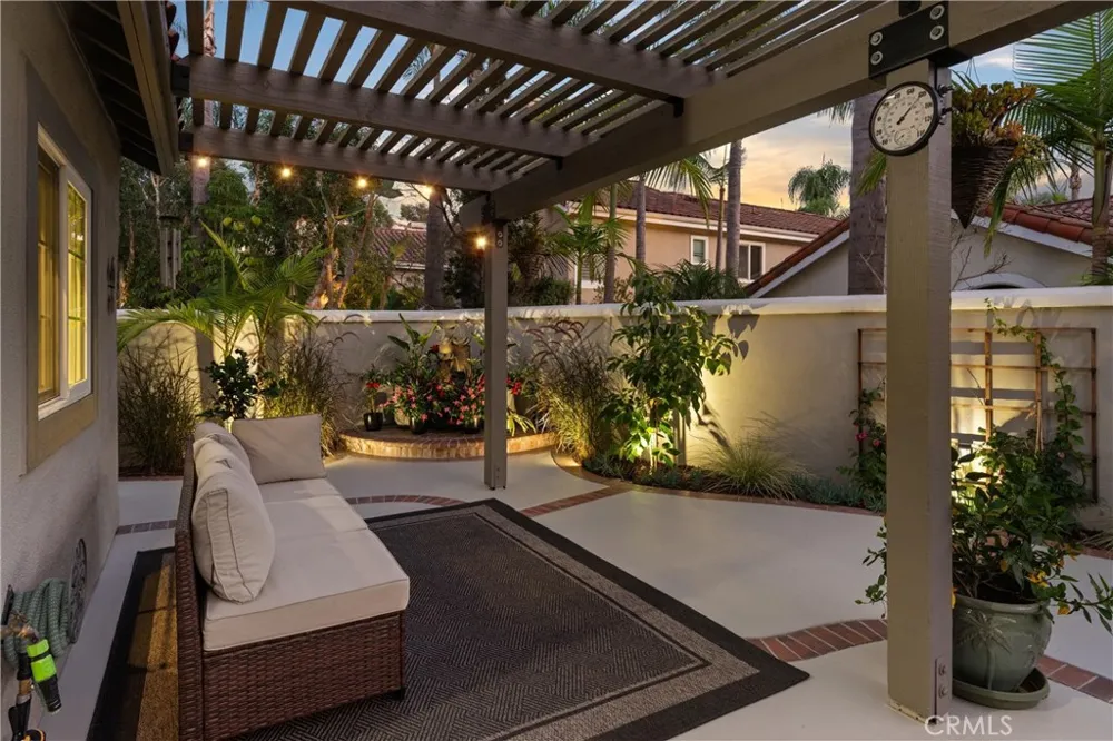 6 Aleria Laguna Niguel, CA 92677