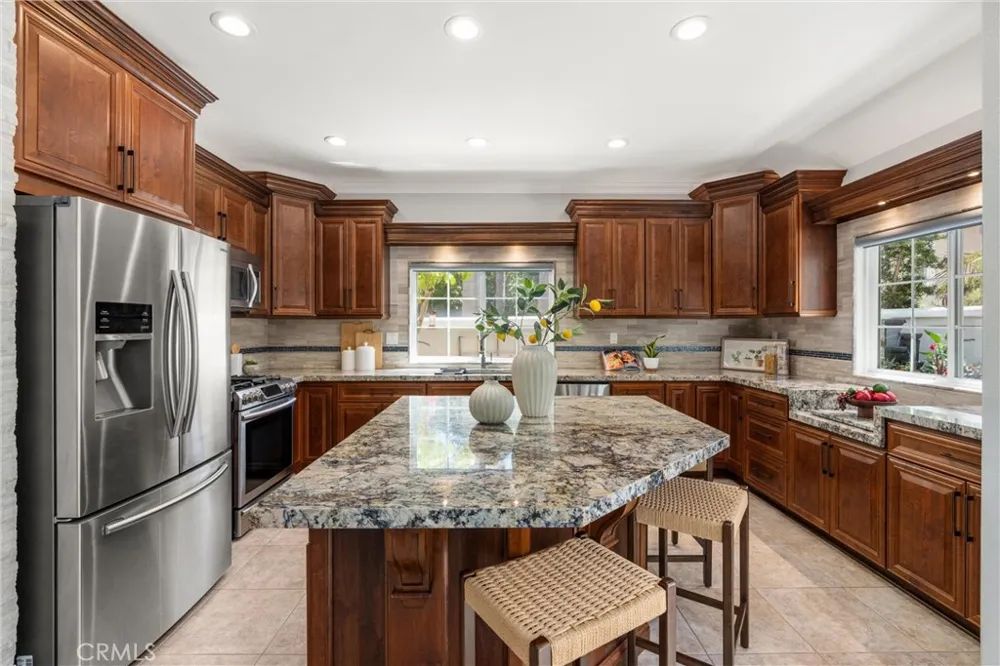 6 Aleria Laguna Niguel, CA 92677