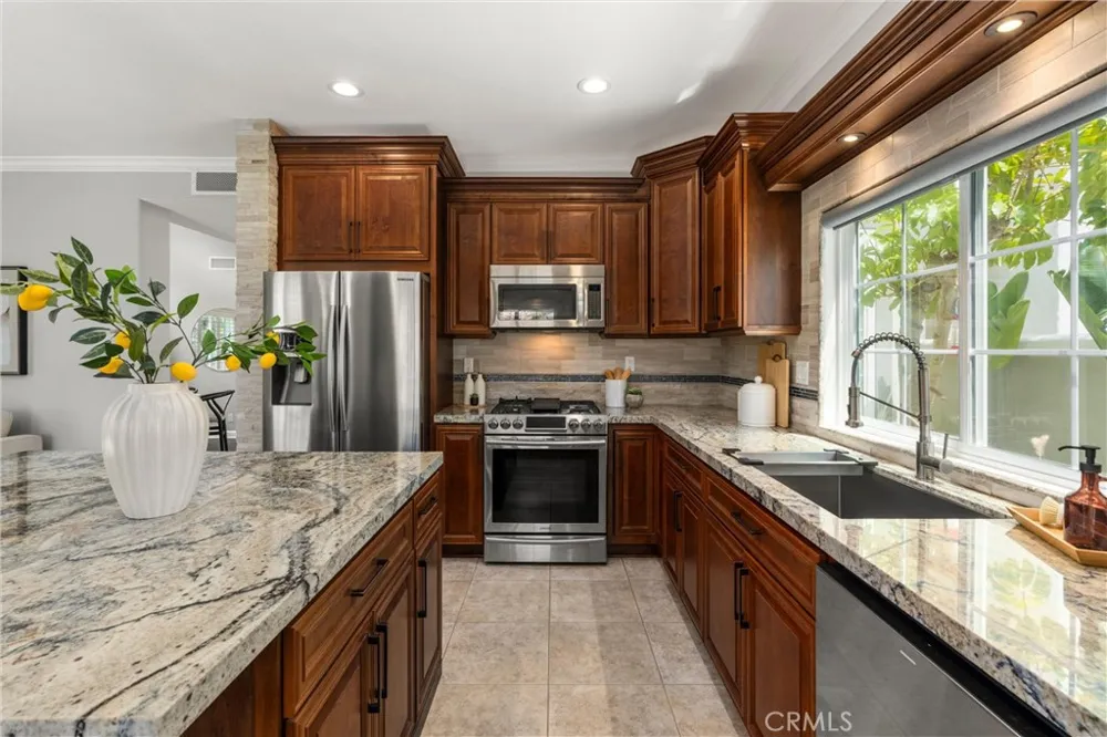 6 Aleria Laguna Niguel, CA 92677