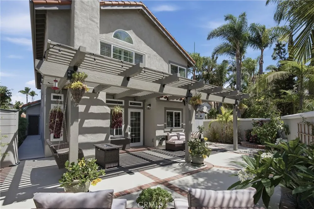 6 Aleria Laguna Niguel, CA 92677