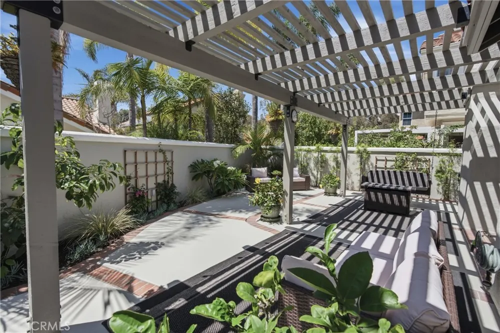 6 Aleria Laguna Niguel, CA 92677