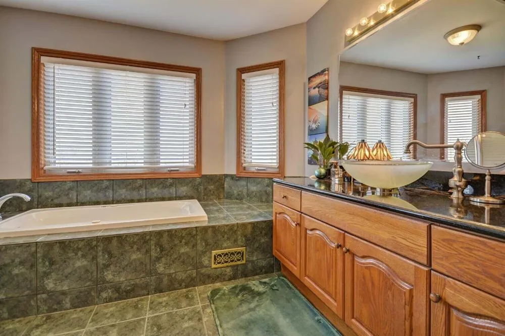 8060 Fox Tail Court Ypsilanti, MI 48197