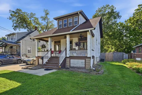 709 Oak Avenue