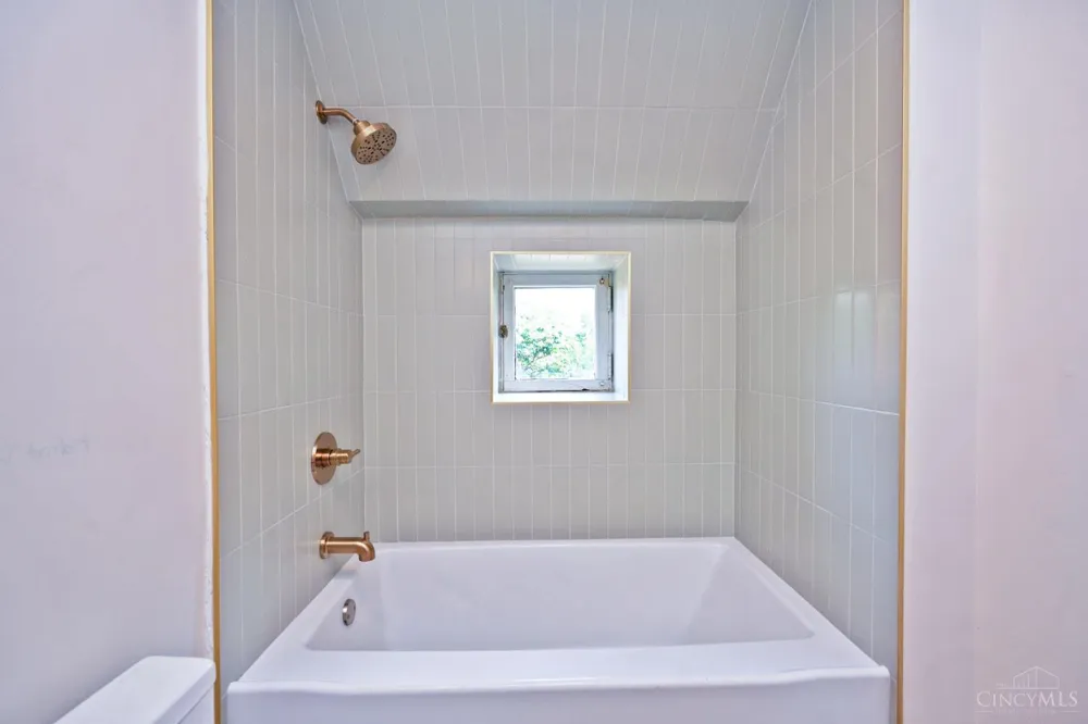 236 Loraine Avenue #3 Cincinnati, OH 45220