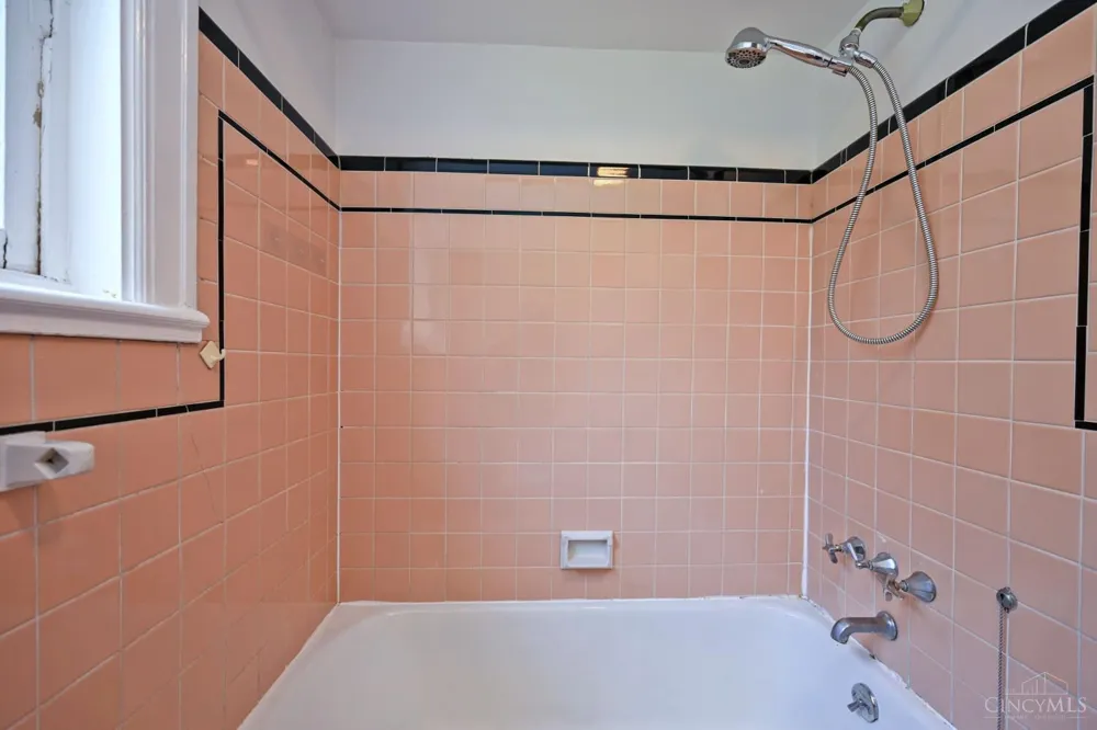 236 Loraine Avenue #2 Cincinnati, OH 45220