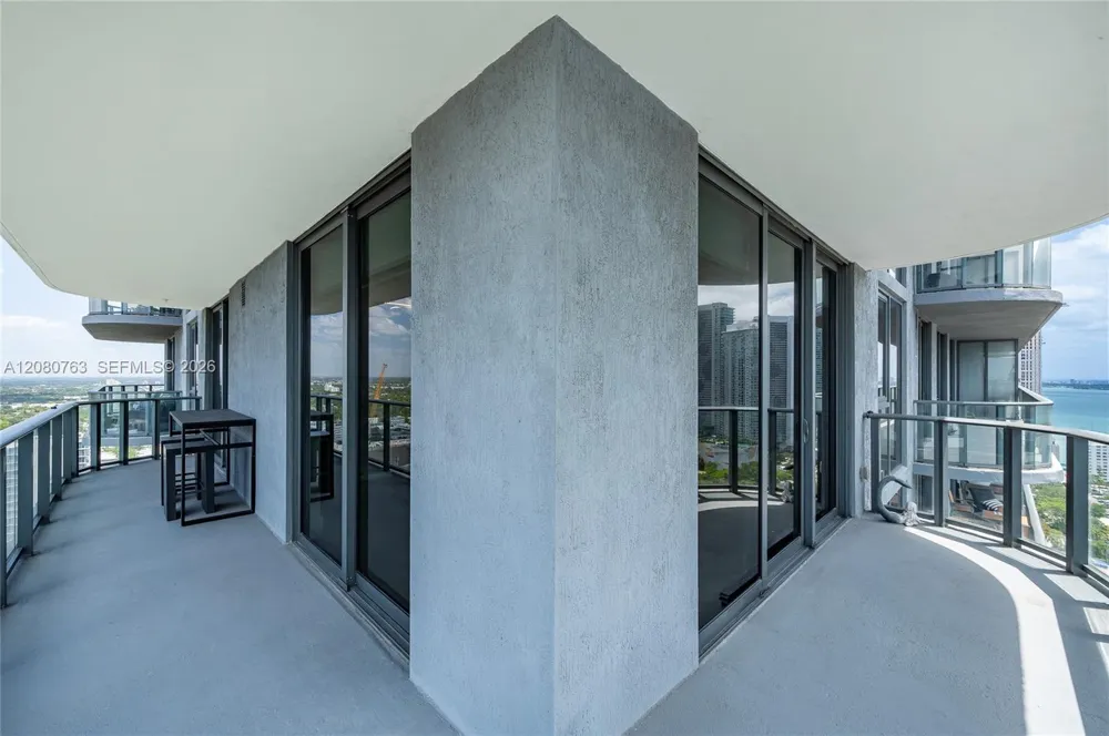 121 NE 34th St #3001 Miami, FL 33137