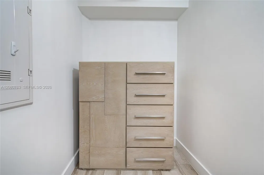 121 NE 34th St #3001 Miami, FL 33137