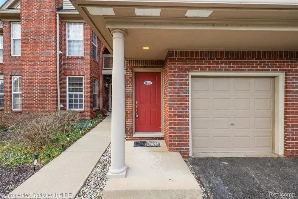 28360 Carlton Way Drive Novi City, MI 48377