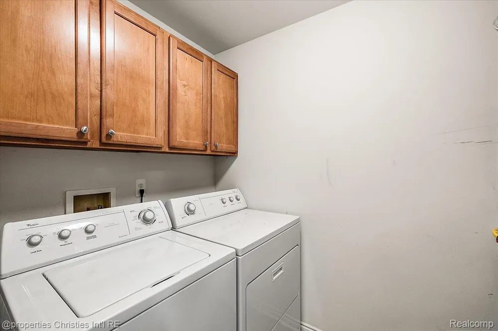28360 Carlton Way Drive Novi City, MI 48377