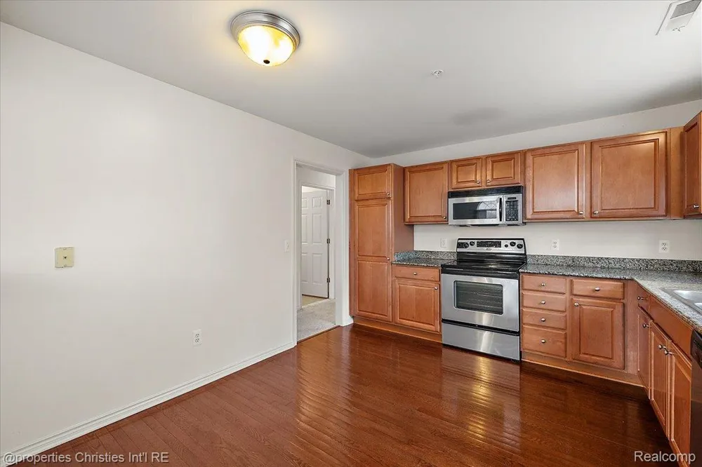 28360 Carlton Way Drive Novi City, MI 48377