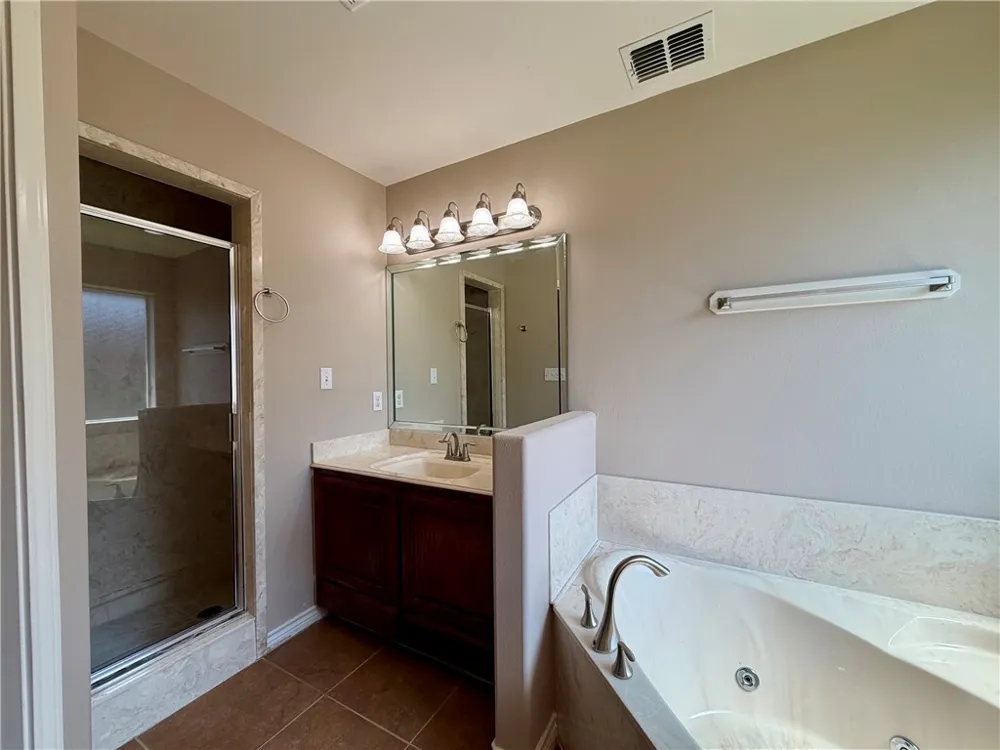 1907 Kelly Kingsville, TX 78363