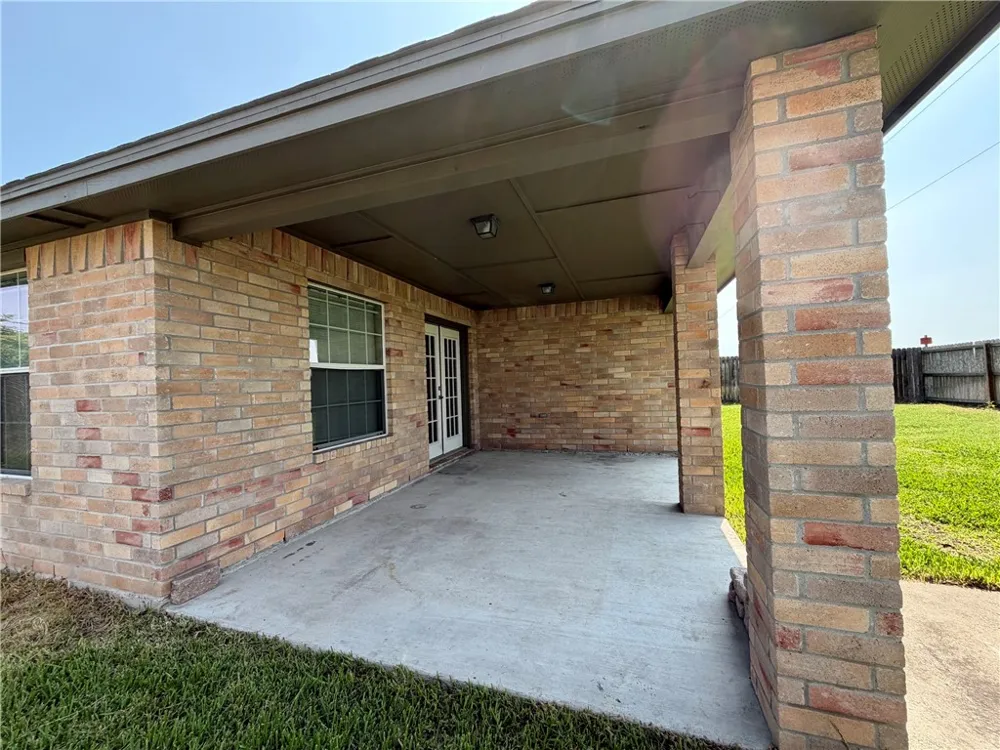 1907 Kelly Kingsville, TX 78363