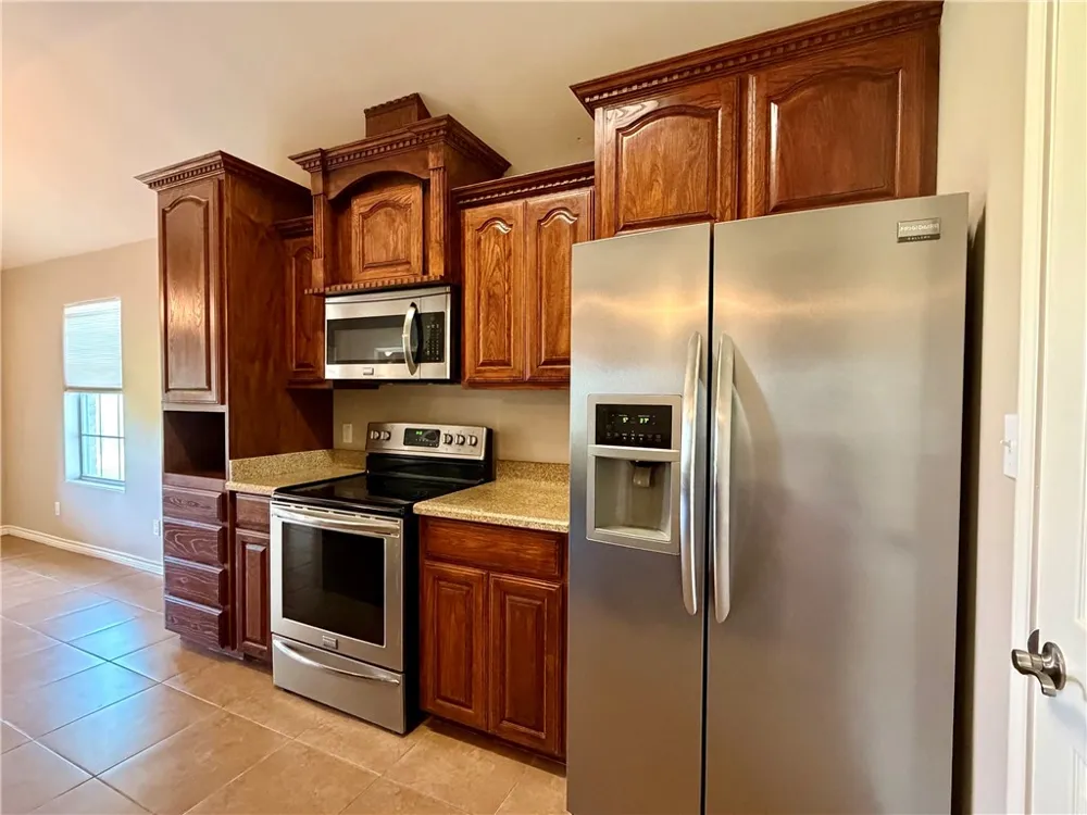 1907 Kelly Kingsville, TX 78363