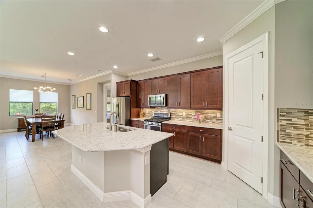 4645 ROYAL DORNOCH CIRCLE Bradenton, FL 34211