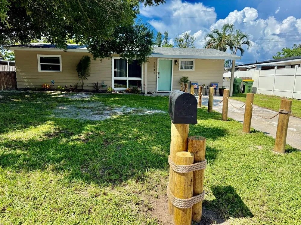 2941 POPLAR STREET Sarasota, FL 34237