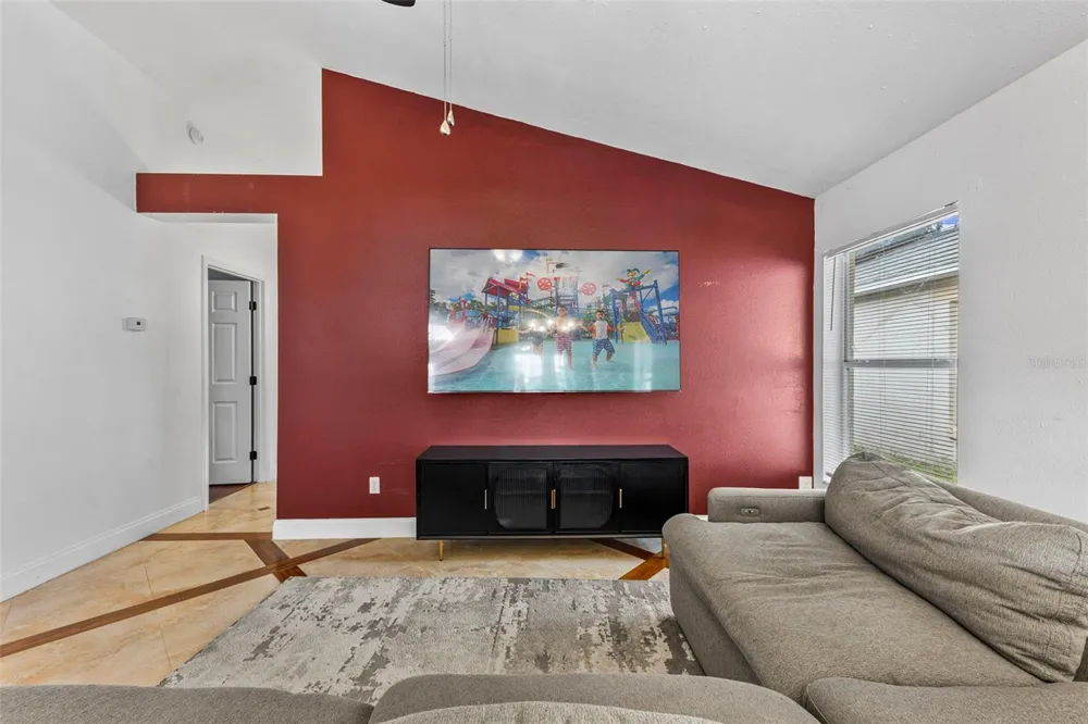 1218 SHOSHANNA DRIVE Orlando, FL 32825