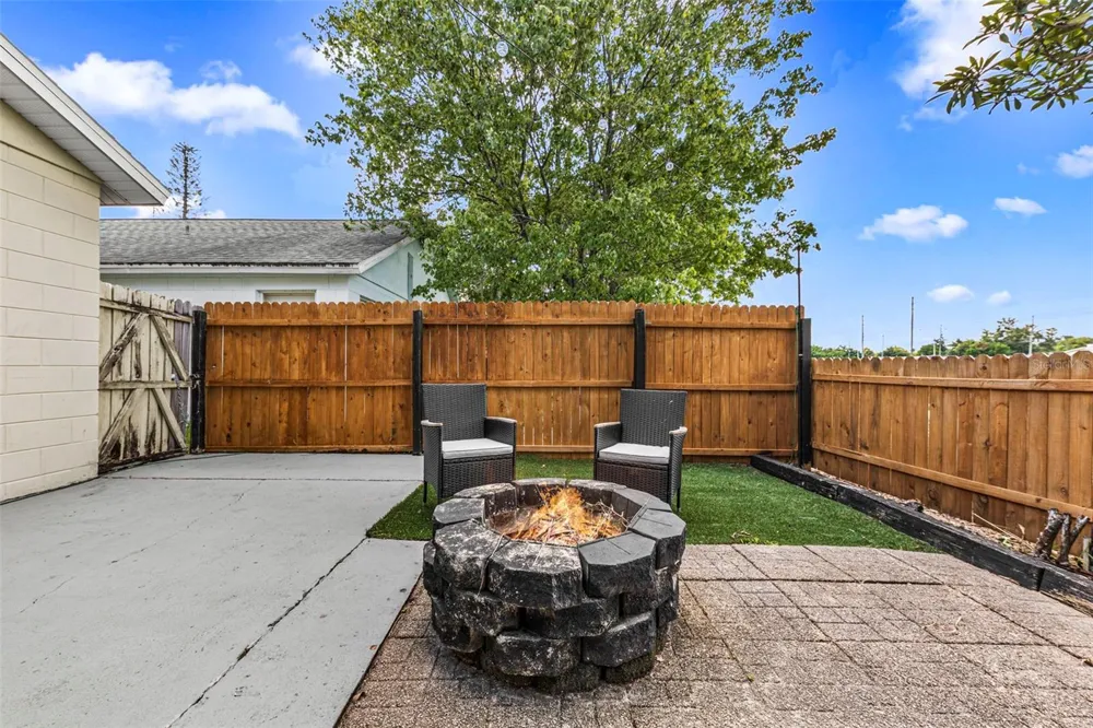 1218 SHOSHANNA DRIVE Orlando, FL 32825