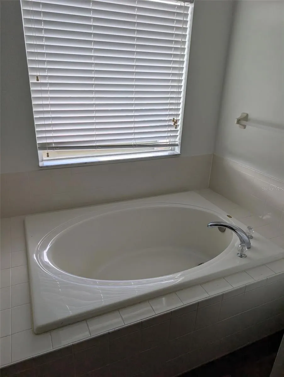2979 ETOWAH PARK BOULEVARD Tavares, FL 32778