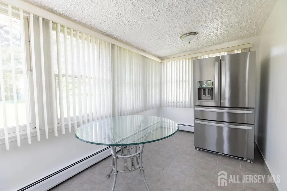 19 Jonquil Circle Fords, NJ 08863