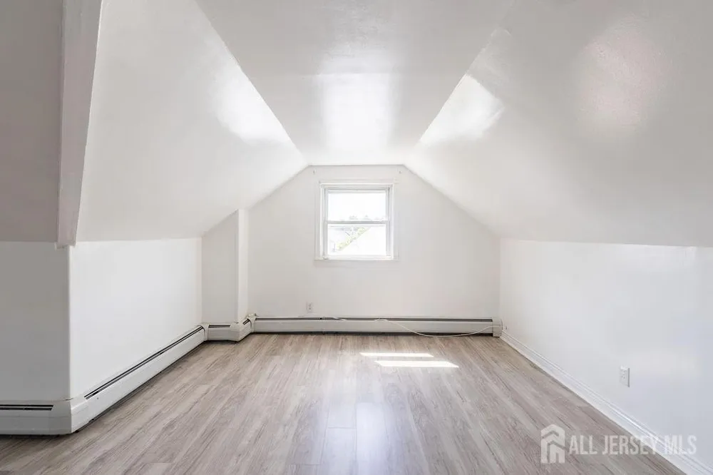 19 Jonquil Circle Fords, NJ 08863