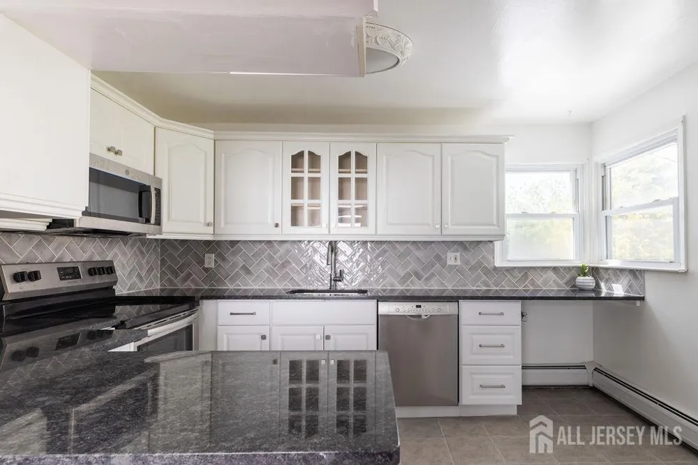 19 Jonquil Circle Fords, NJ 08863