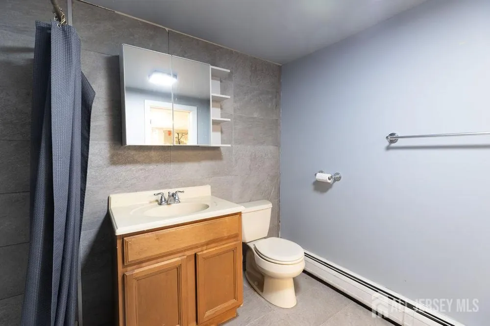 19 Jonquil Circle Fords, NJ 08863