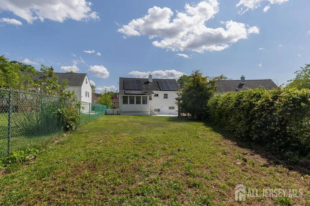 19 Jonquil Circle Fords, NJ 08863