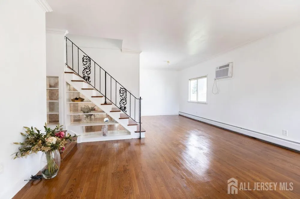 19 Jonquil Circle Fords, NJ 08863