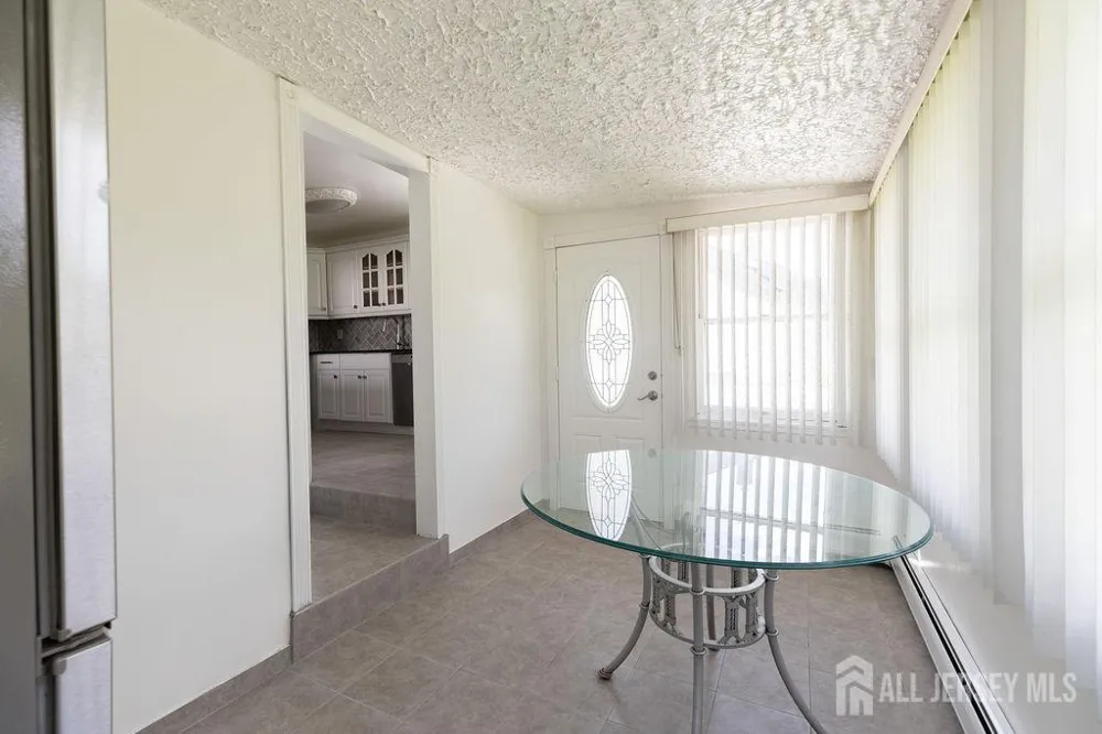 19 Jonquil Circle Fords, NJ 08863