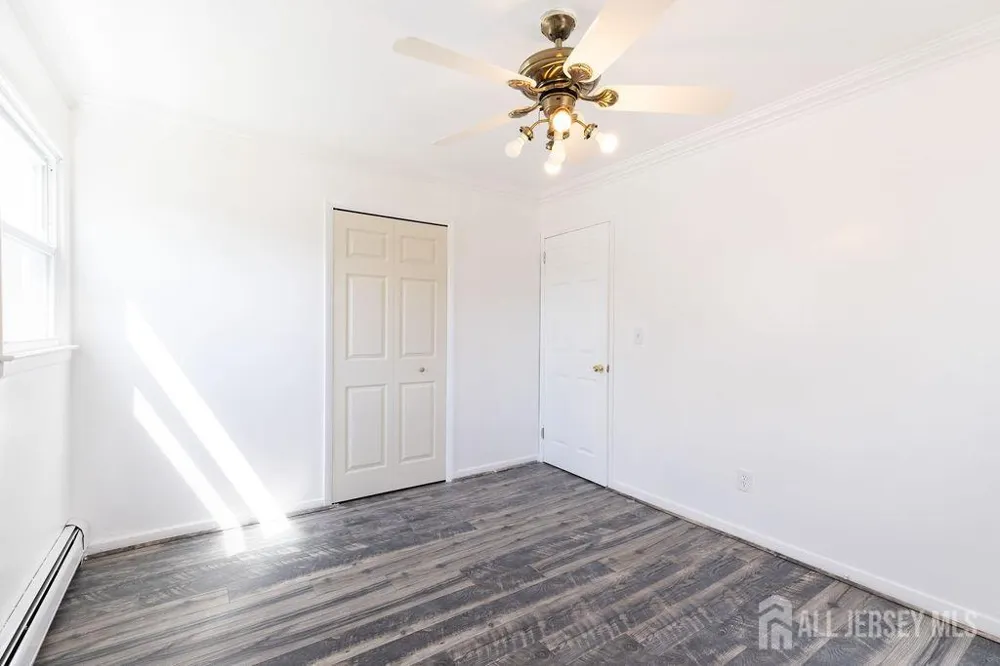 19 Jonquil Circle Fords, NJ 08863