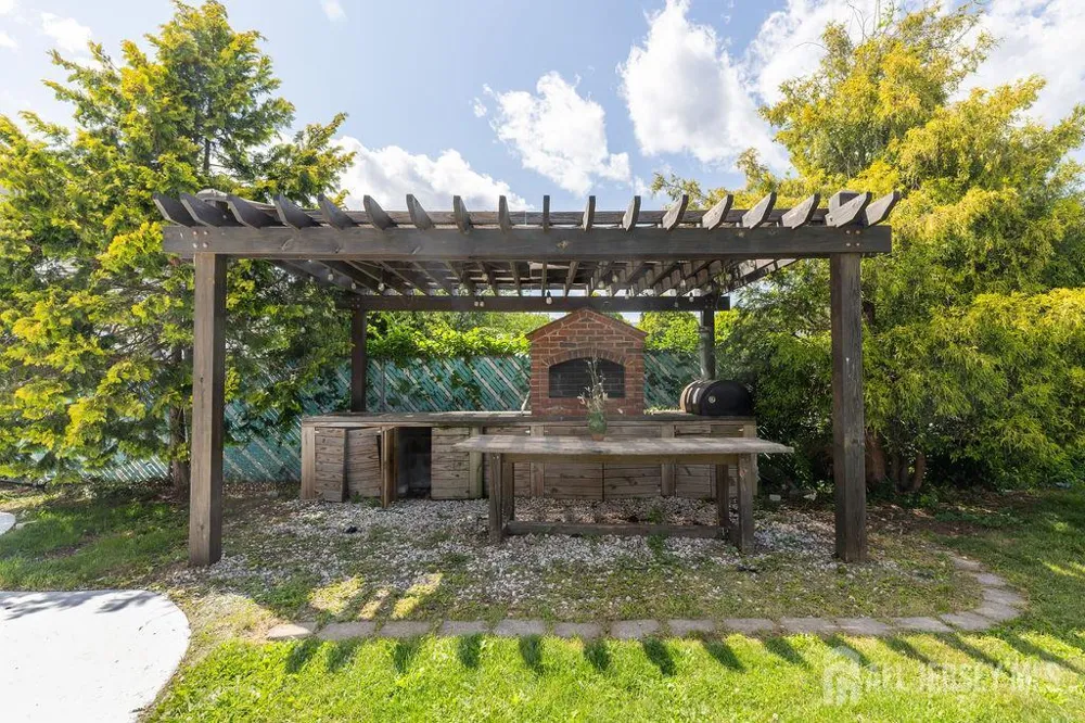19 Jonquil Circle Fords, NJ 08863