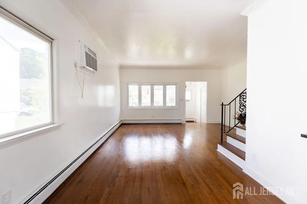 19 Jonquil Circle Fords, NJ 08863